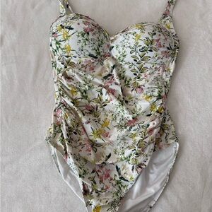 NIP TUCK SWIM Joanne Floral Twist Front One Piece Swimsuit Size 12 E34